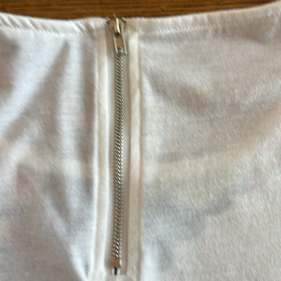 NWT Notations top.White&floral. Excellent condition.Soft&comfortable.scoopneck - Picture 6 of 7